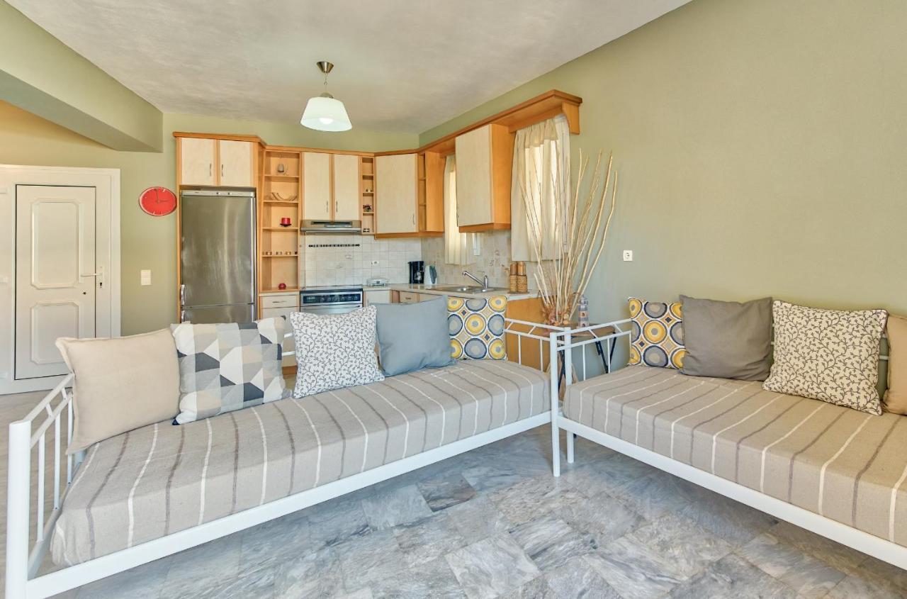 Avesta Apartments - 200M From The Beach Vasilikí Esterno foto